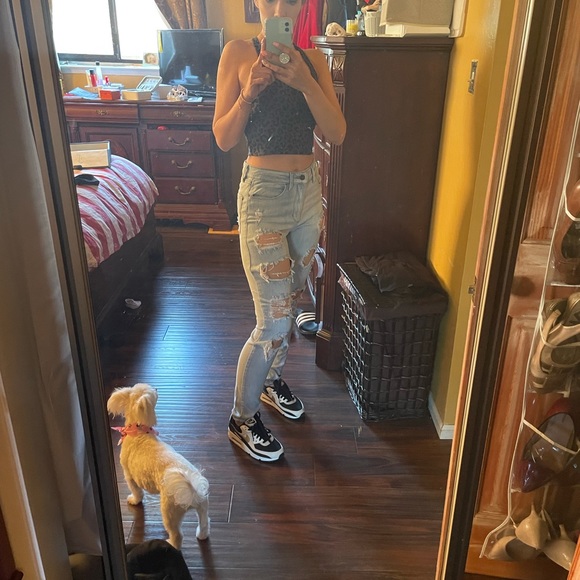 Guess 1981 High Rise Ripped Jeans - Picture 7 of 7